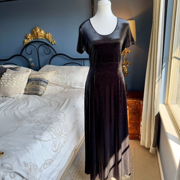90s Vintage Black Velvet Maxi Dress - Picture 2 of 16